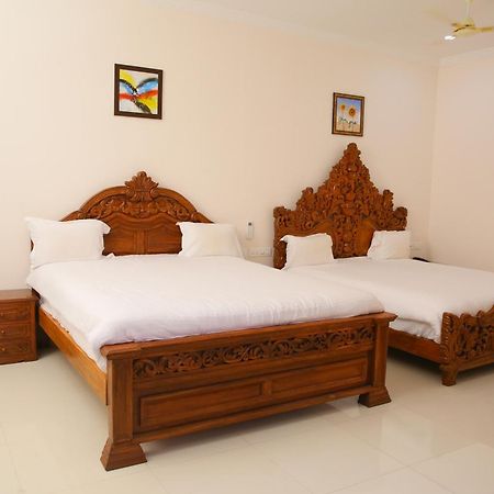 Saba Executive Rooms And Apartments Haïdarabad Extérieur photo